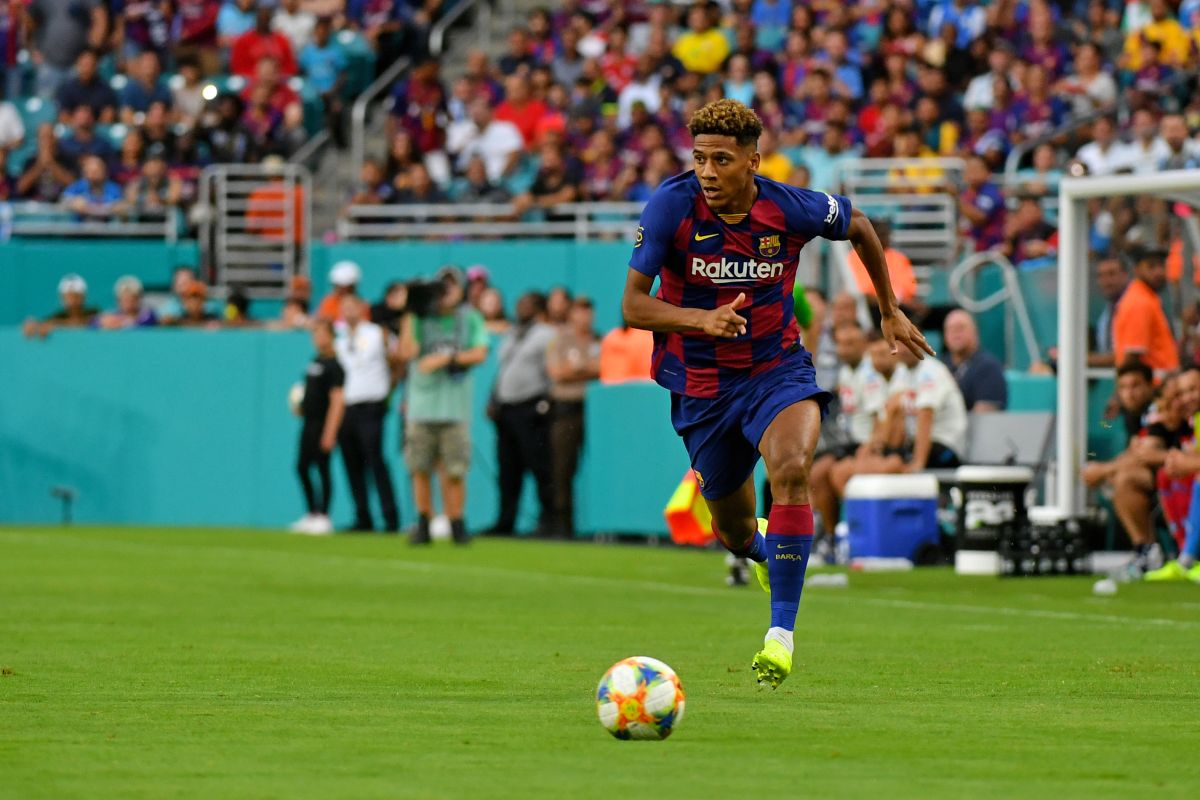 Milan berunding dengan Barca untuk rampungkan transfer Jean-Clair Todibo