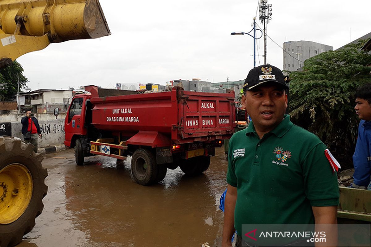 Pemkot Jaktim pastikan kebutuhan pengungsi banjir terpenuhi