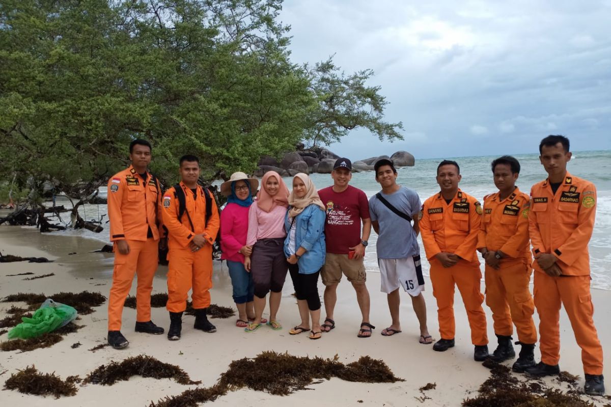 Antisipasi cuaca buruk, Basarnas Pos SAR Belitung pantau objek wisata pantai