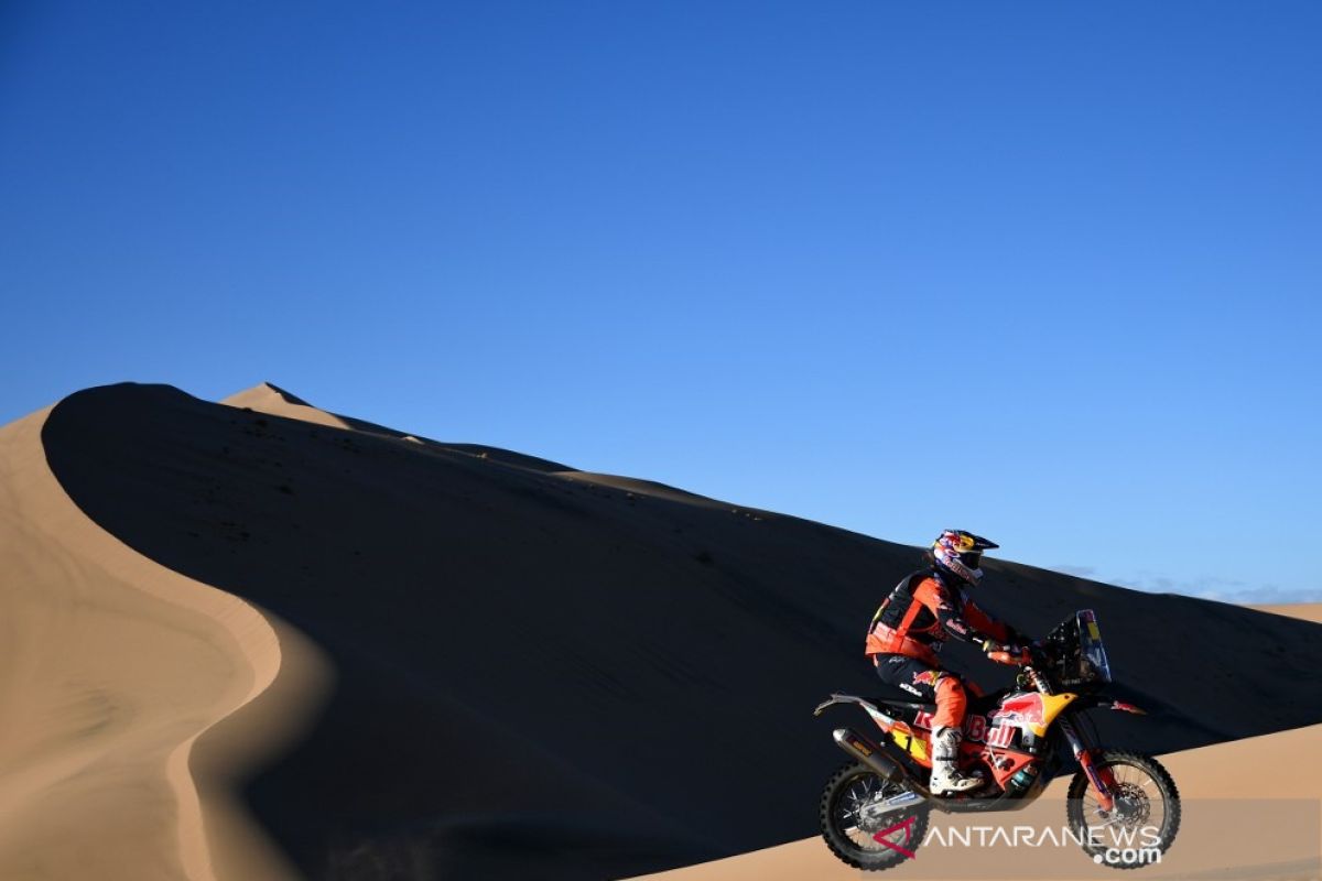 Price menangi etape I Dakar 2020