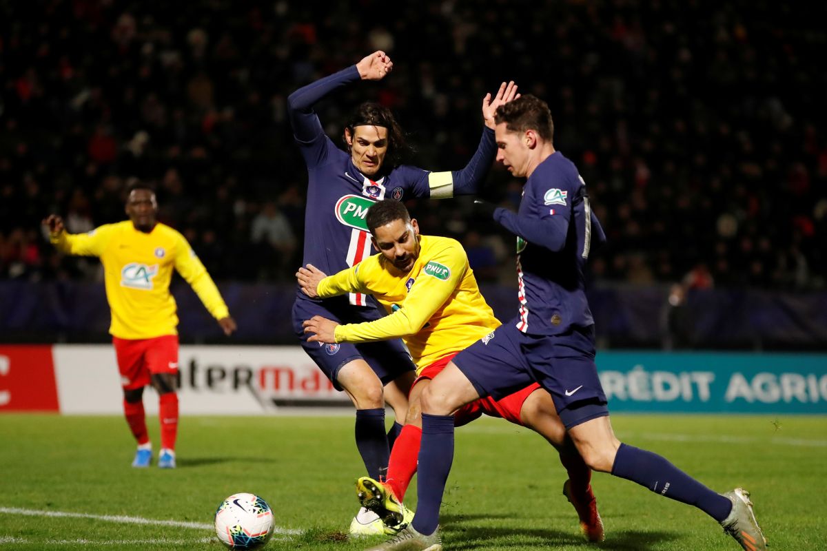 Gagal gabung Atletico, Cavani bertahan di PSG