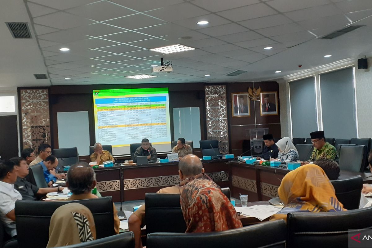 DPRD bahas empat ranperda melalui seminar