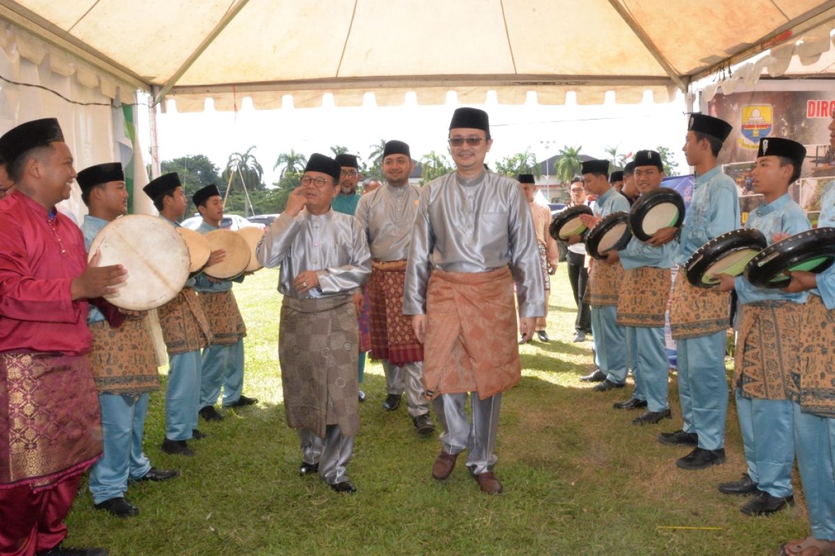 Buka pameran hasil pembangunan daerah, Fachrori ajak perajin Jambi tingkatkan produk unggulan