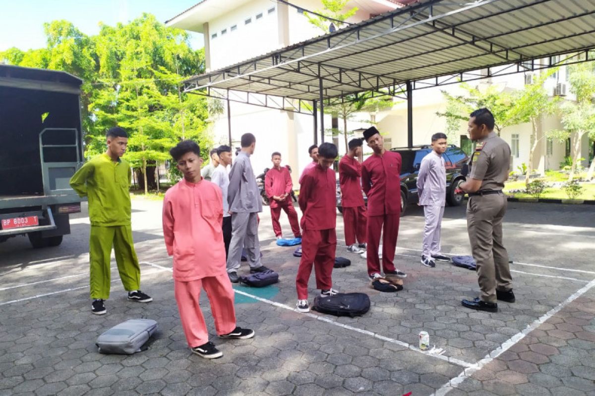 Satpol PP Tanjungpinang amankan 12 siswa bolos sekolah