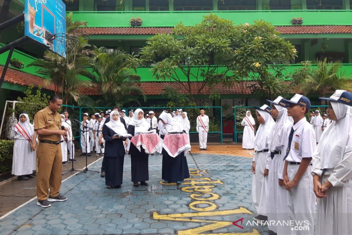 27.000 siswa masuk pada hari pertama di sekolah terdampak banjir