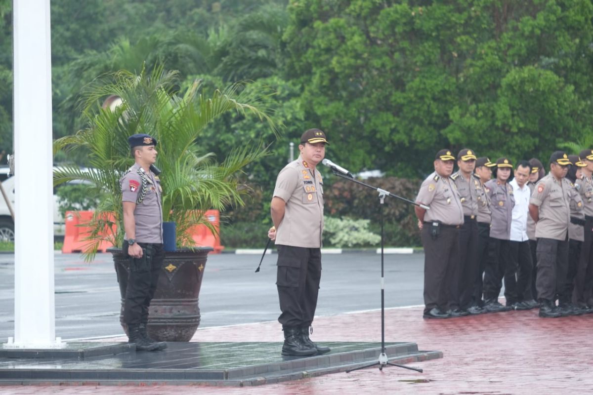 Kapolda Banten memimpin apel terakhir sebelum berpindah ke Polda NTB