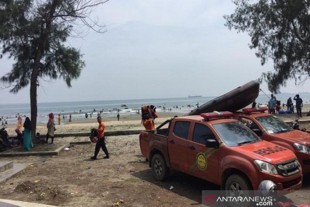 SAR Kendari masih siaga di sejumlah wisata pantai