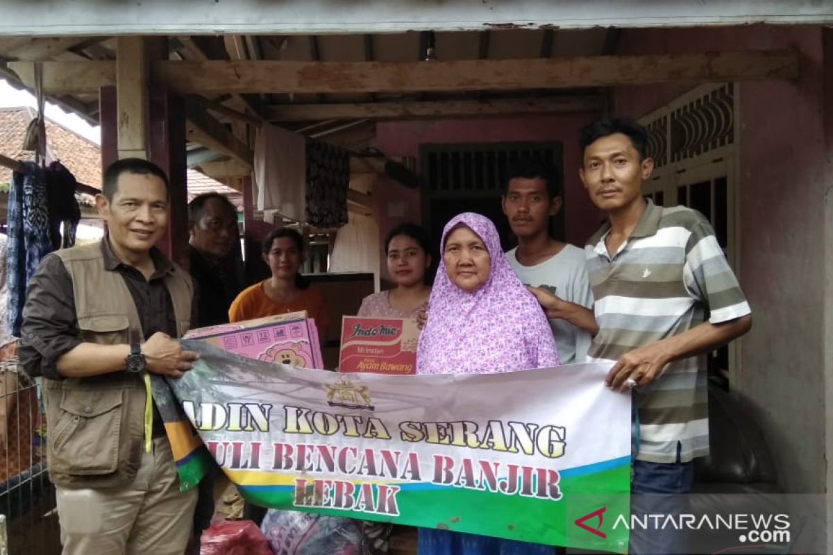 Kadin Kota Serang salurkan bantuan bagi korban banjir di Sajira Lebak