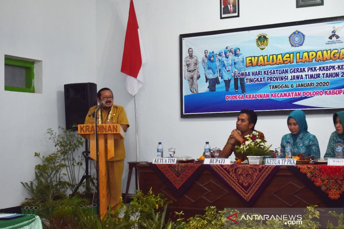 Tim Evaluasi Lakukan Penilaian Kesatuan Gerak PKK-KKBPK Kradinan Madiun (Video)