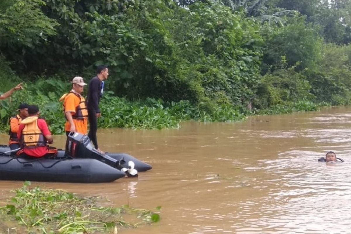 Mandi di Sungai Sabrangan Jepara,  seorang bocah tewas terseret arus