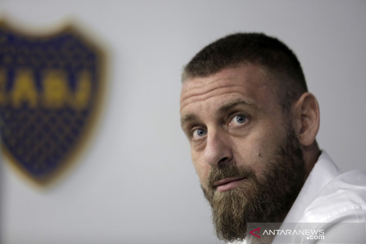 Daniele De Rossi mengumumkan  gantung sepatu