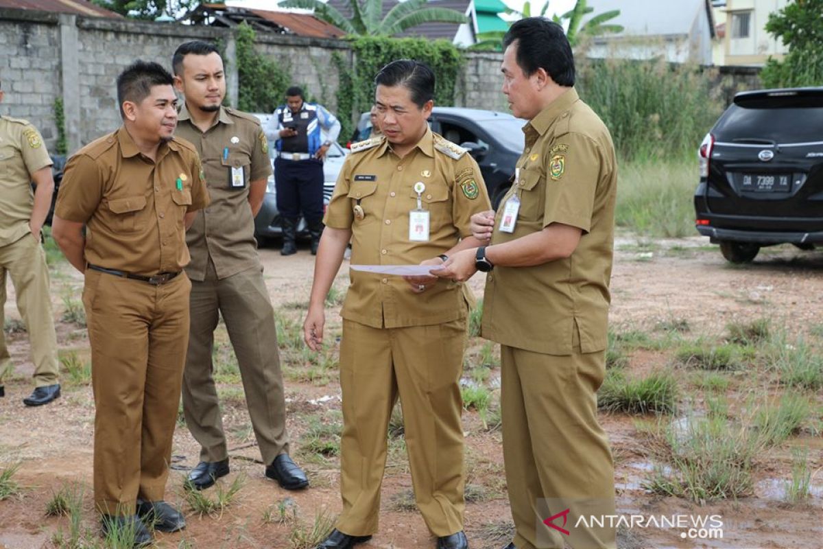 Pemkot pada tahun ini melengkapi fasilitas stadion mini