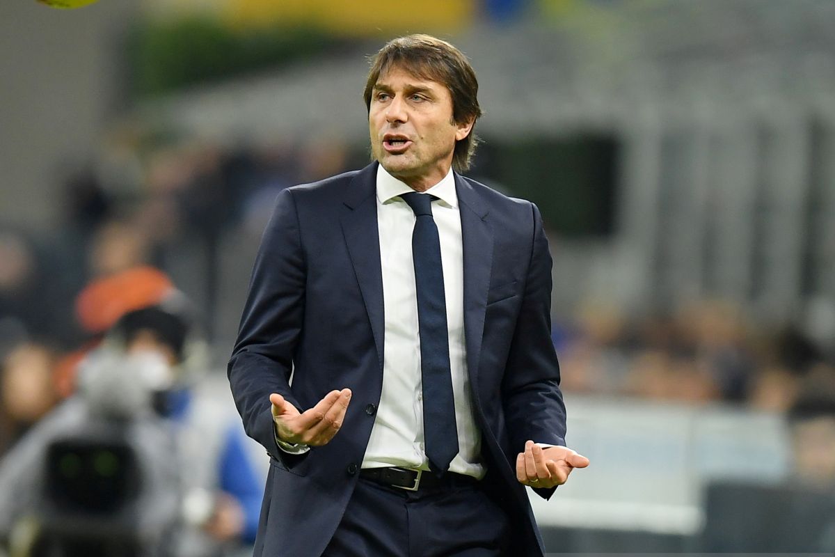 Antonio Conte  buat Chelsea kehilangan 26 juta poundsterling