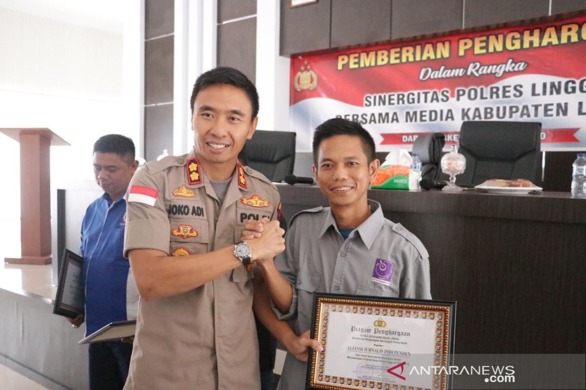 Polres Lingga berikan penghargaan pada Antara