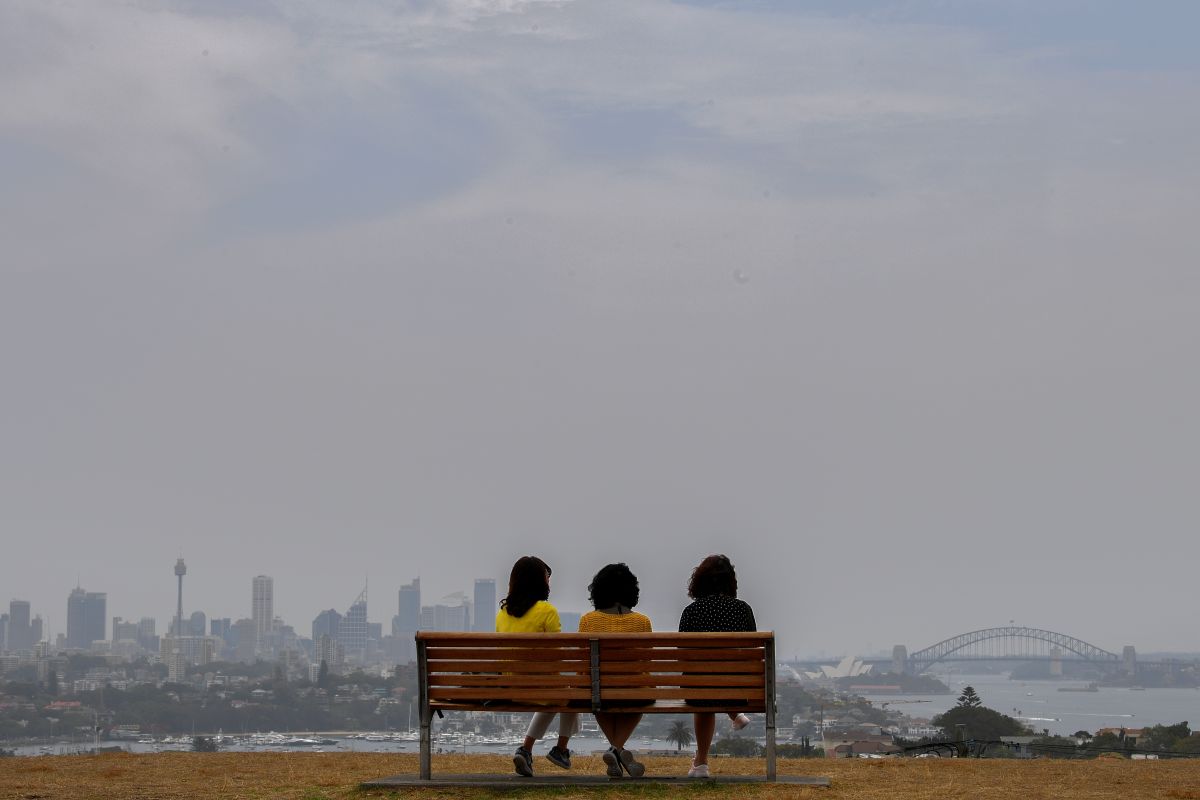 Langin Melbourne berselimut asap,  kebakaran hutan belum usai