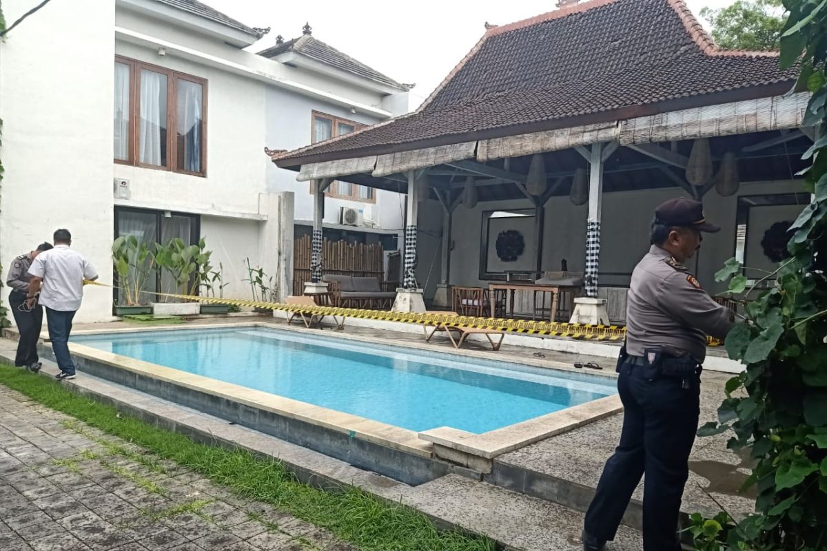 Turis asal Prancis ditemukan meninggal terapung di kolam renang