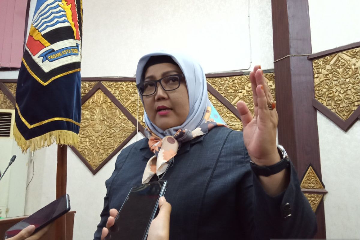Komisi I DPRD Padang dorong permudah penertiban perizinan kafe