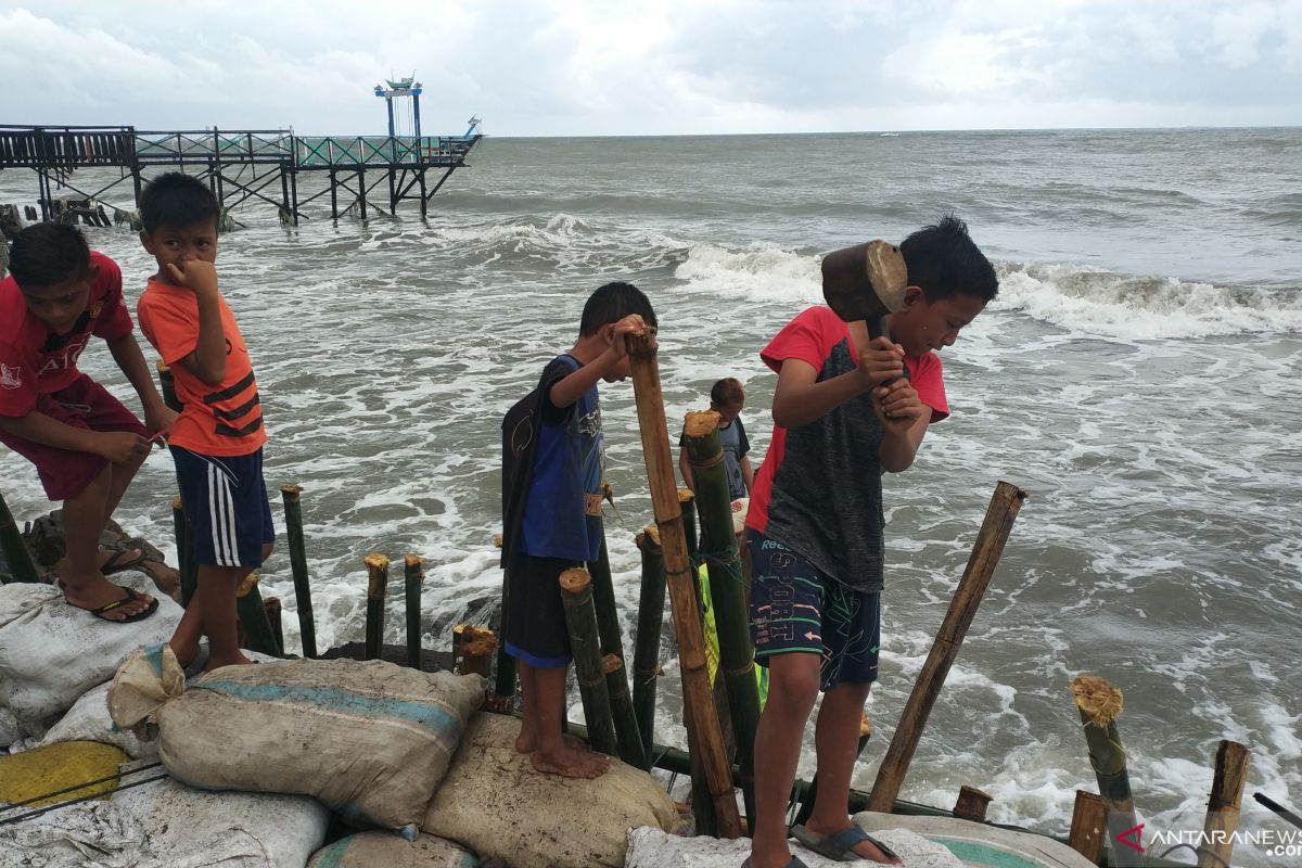 Walhi Sulsel : Abrasi di Galesong Takalar masih disebabkan penambangan pasir