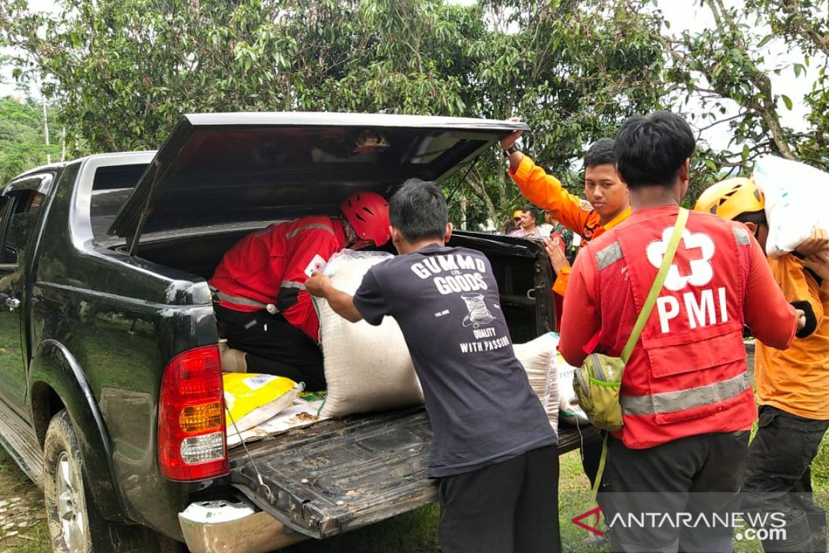 PMI Jabar distribusikan beras untuk pelayanan dapur umum bagi korban banjir