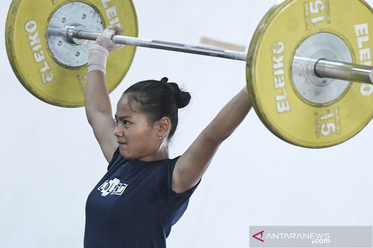 Lifter Indonesia Windy Cantika Aisah raih medali emas Kejuaraan Dunia Junior 2021