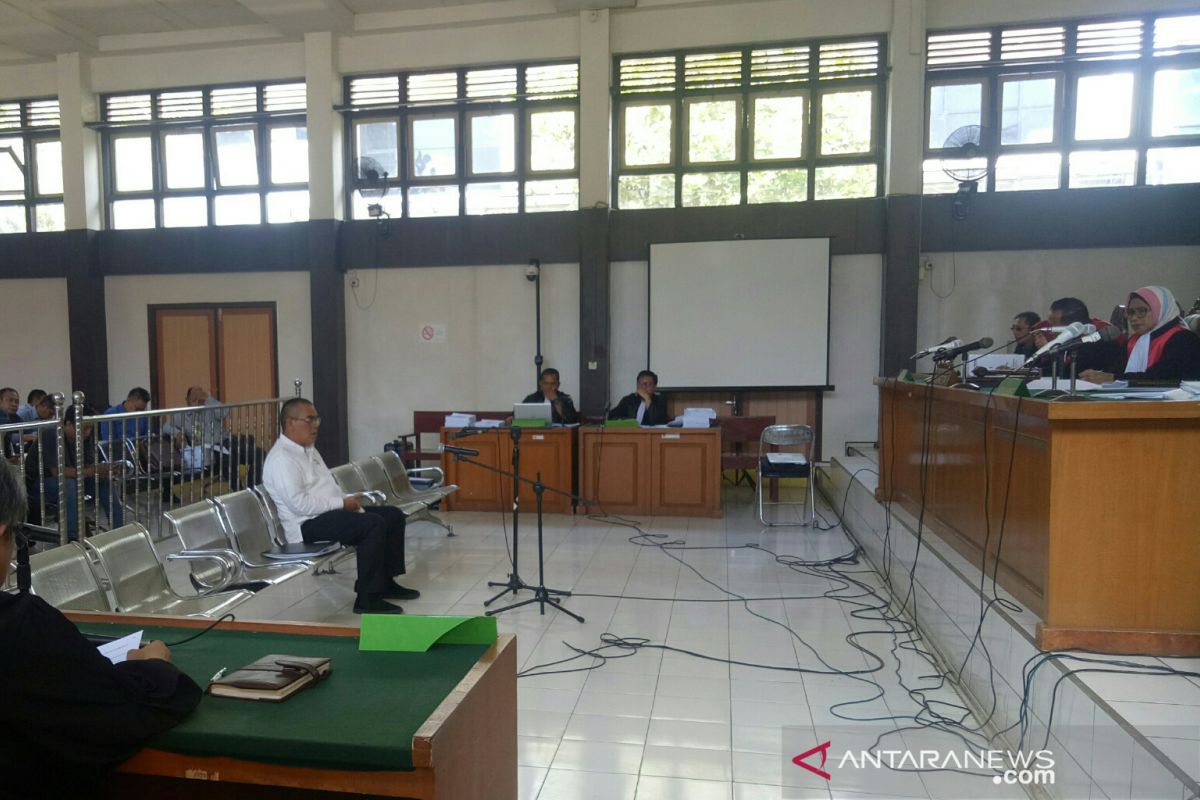 Nama Ketua KPK Firli muncul dalam sidang suap bupati Muara Enim