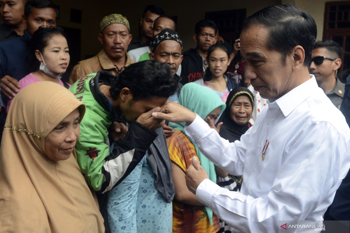 Jokowi tinjau warga terdampak banjir bandang di Bogor