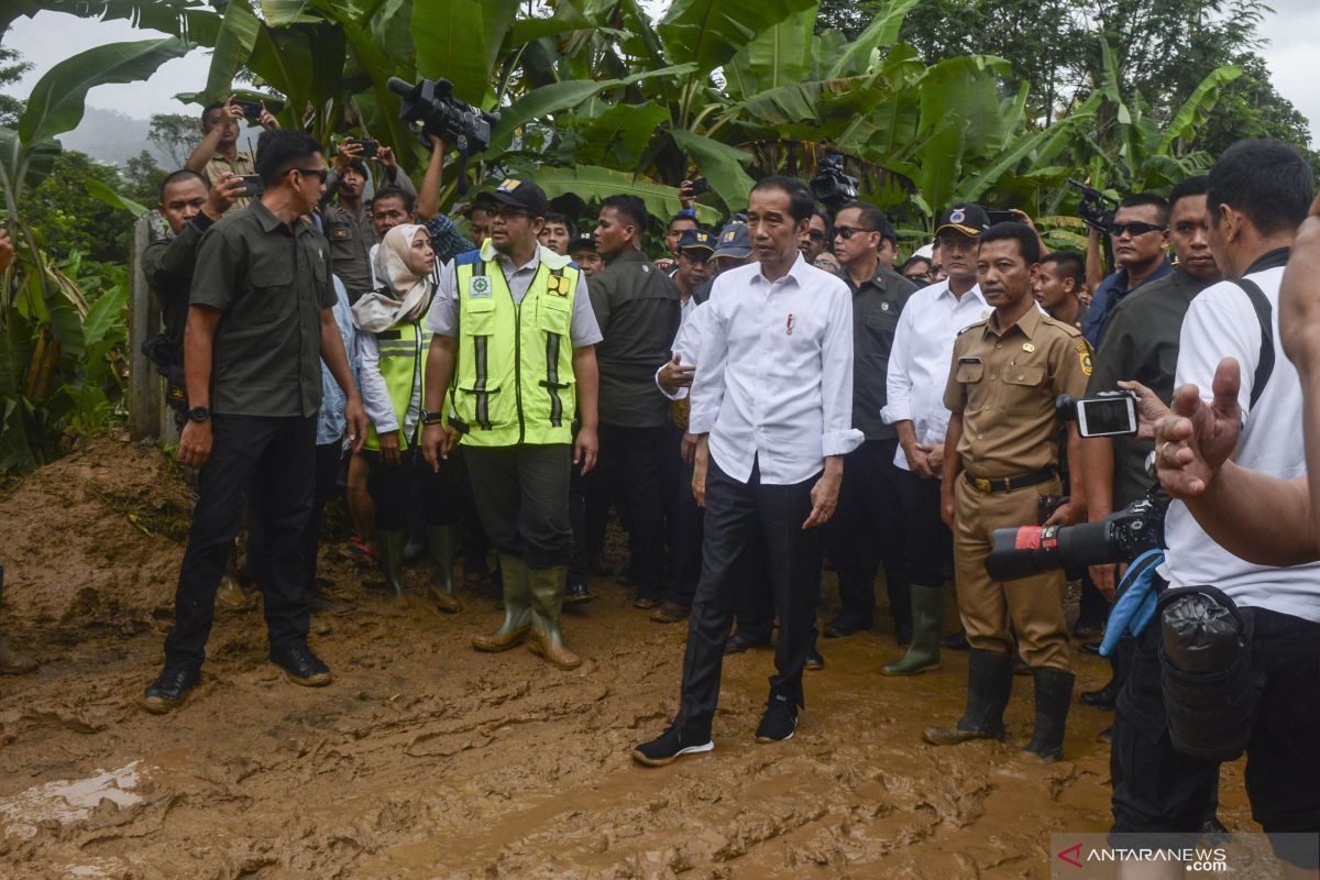 Presiden Jokowi kunjungi warga terdampak banjir di Bogor