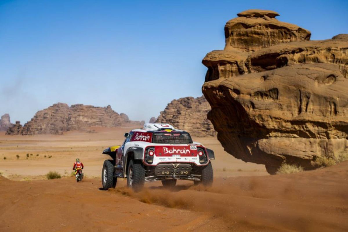 Keluar sebagai juara etape III Dakar 2020, Brabec dan Sainz rubah peta persaingan
