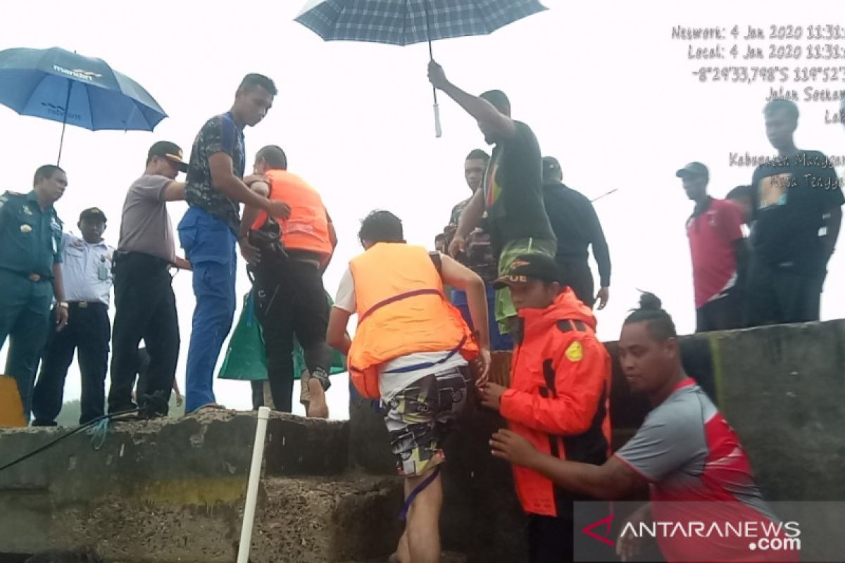 Nelayan Labuan Bajo diminta waspada terhadap gelombang tinggi