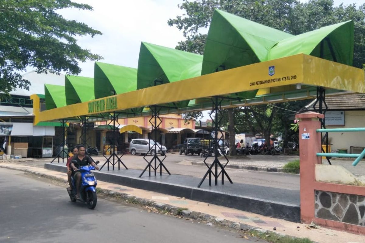 Disdag segera memanfaatkan lapak suvenir Pasar Dasan Agung