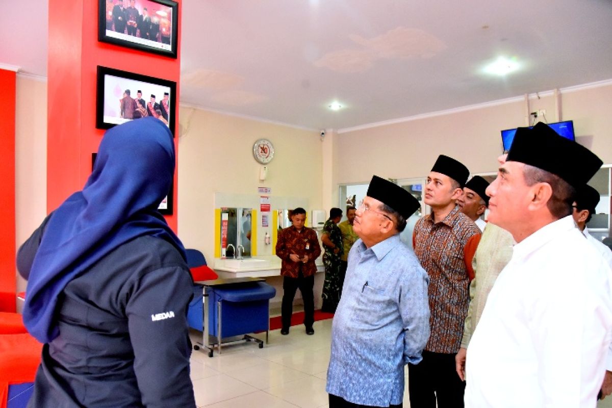 Jusuf Kalla tinjau markas PMI Sumut