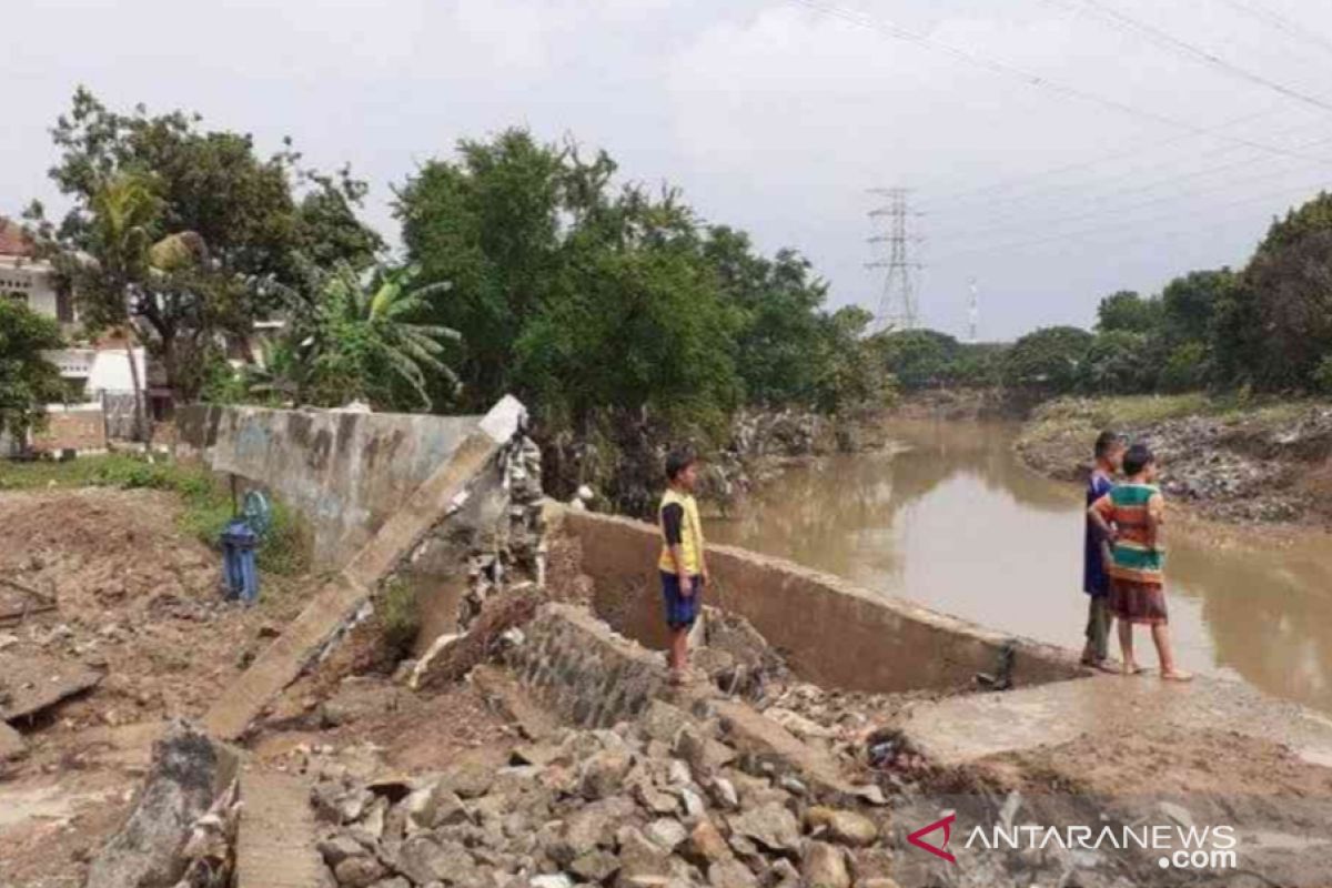 Kota Bekasi segera perbaiki 89 tanggul rusak akibat banjir