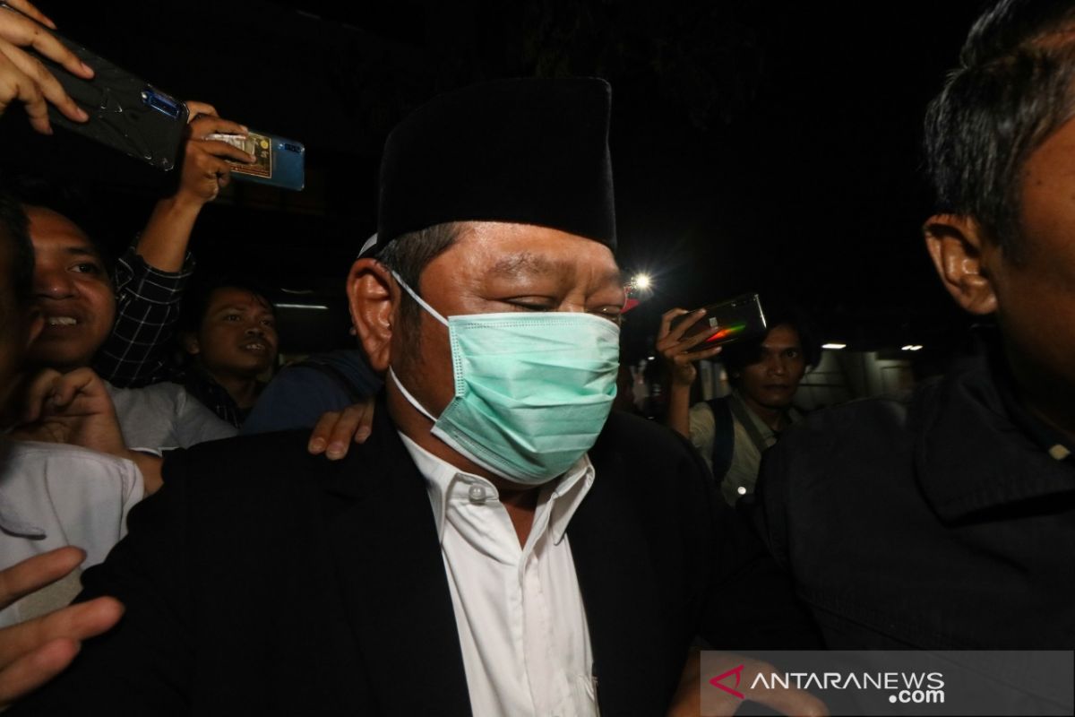 Bupati Sidoarjo Saiful Ilah mengaku tak tahu kasus yang membuatnya ditangkap KPK