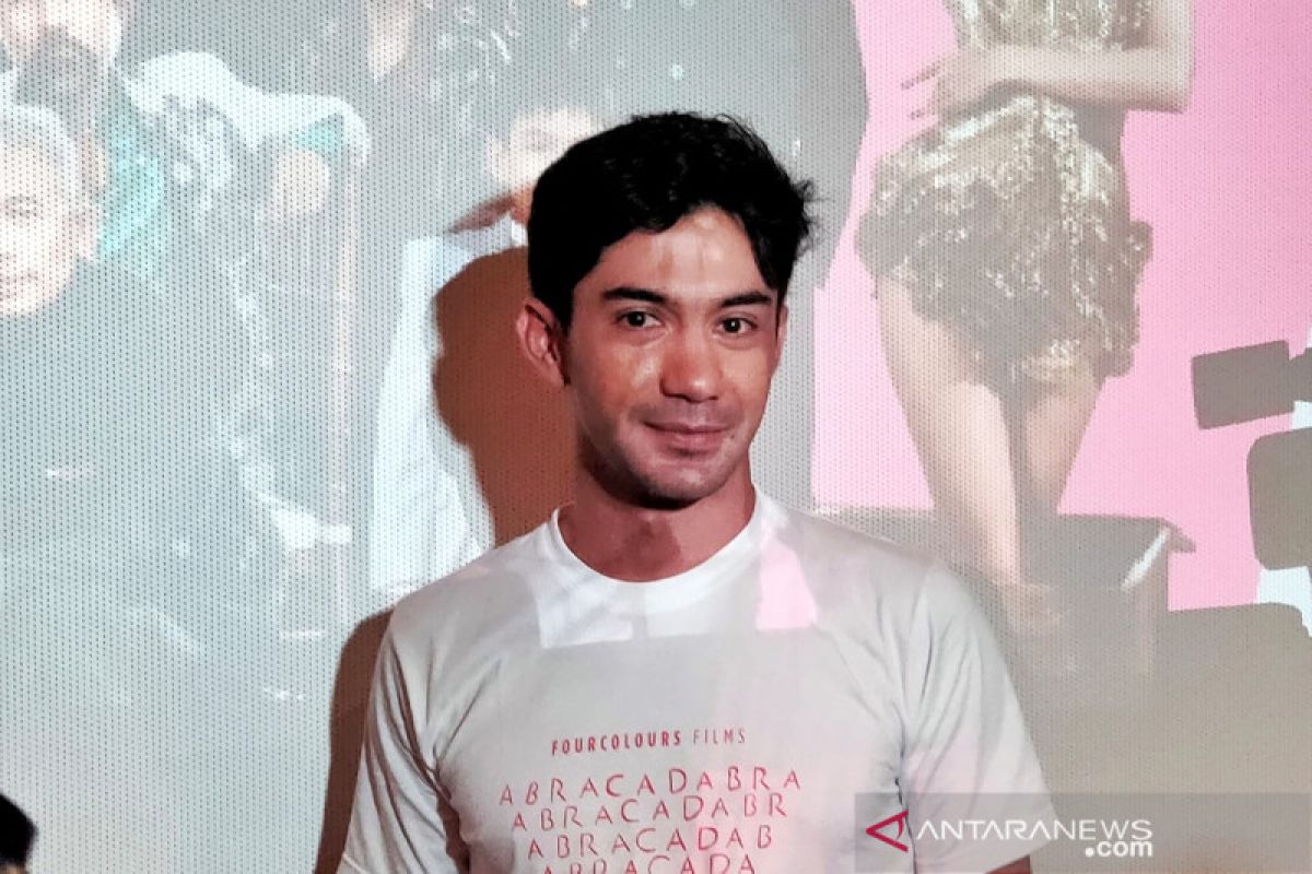 Alasan Reza Rahadian mau main film  fantasi