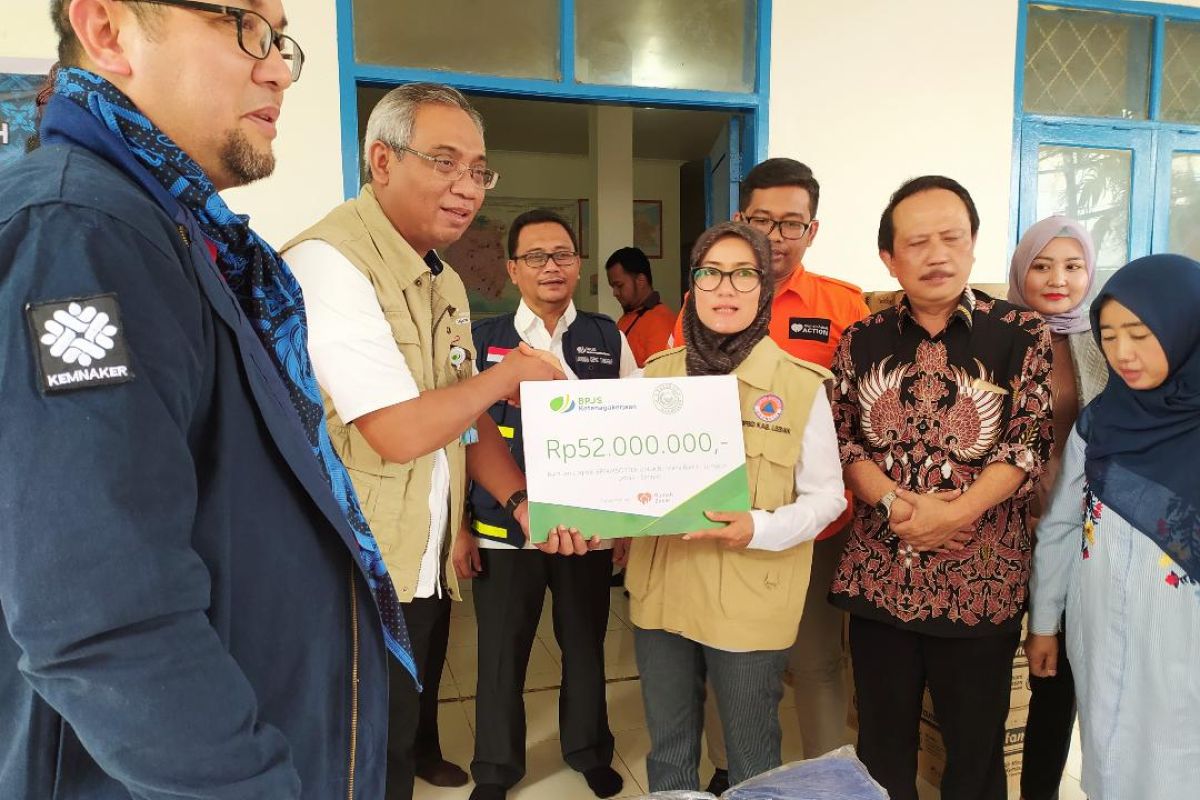 BPJAMSOSTEK Hadir Bantu Korban Banjir Lebak