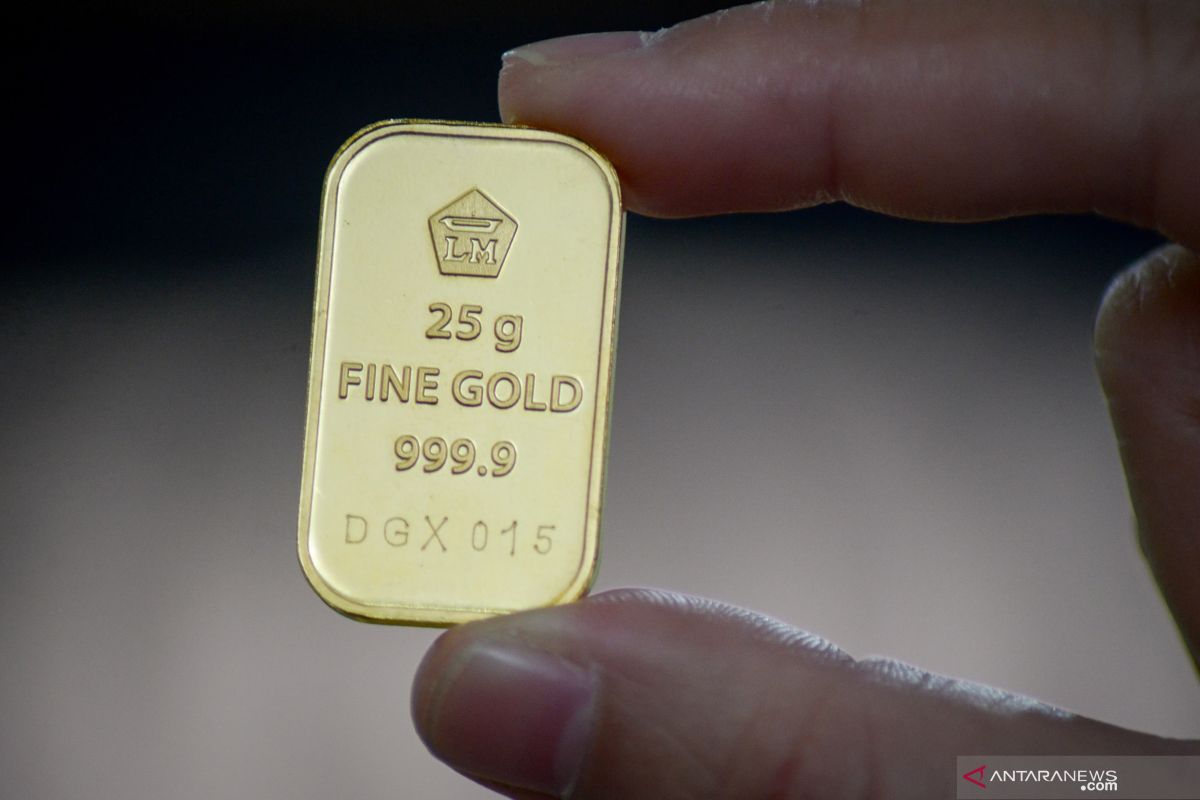 Harga emas Antam turun Rp9.000