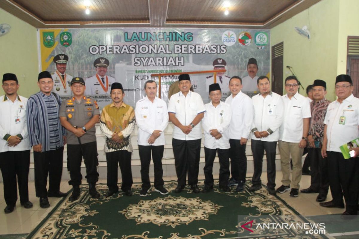 Gubernur Riau luncurkan tiga koperasi syariah di Siak