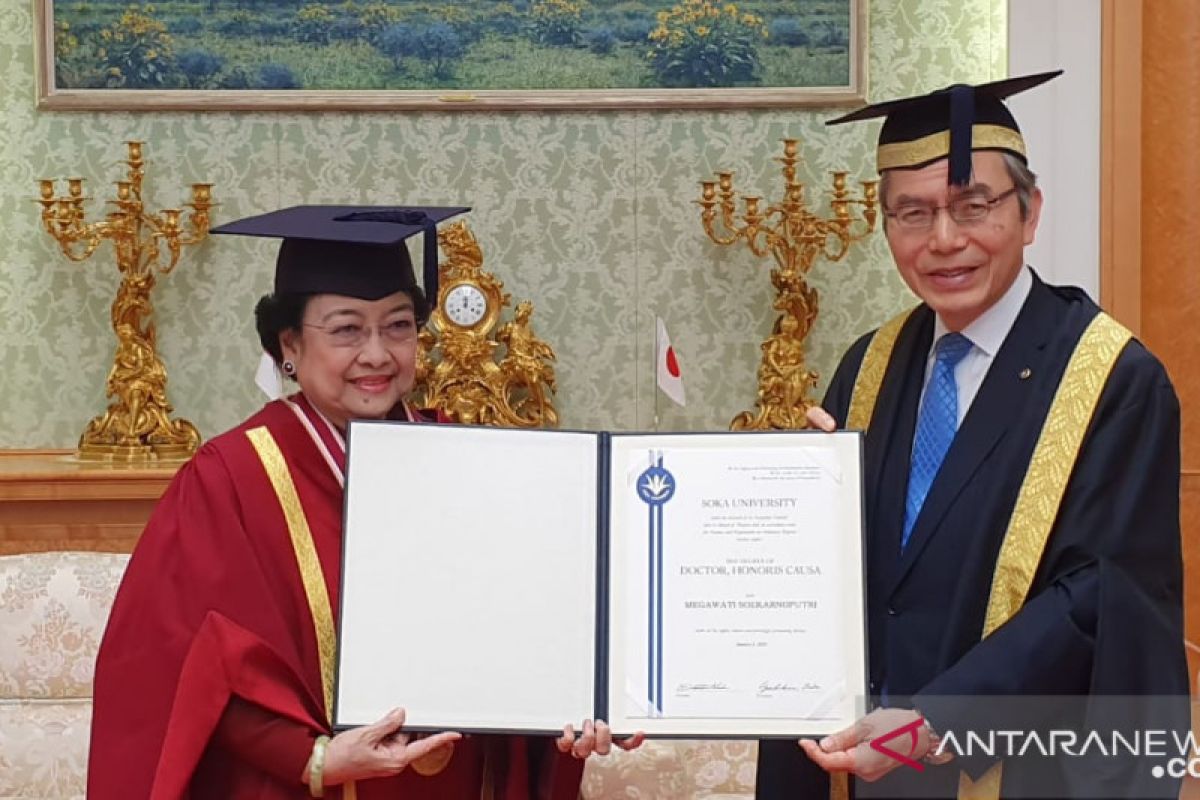 Megawati terima gelar doktor dari Universitas Soka Jepang