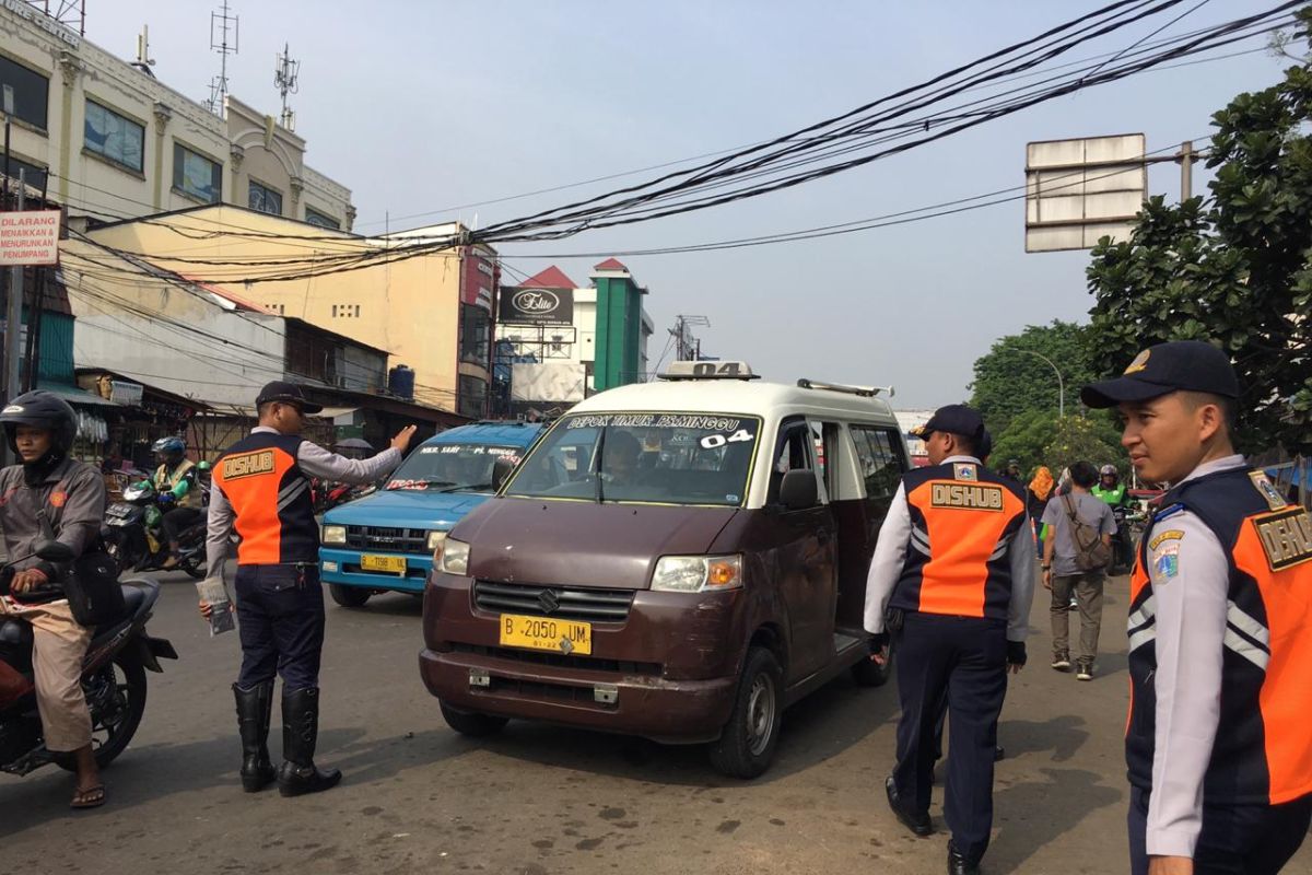 Sudinhub Jaksel alihkan tujuh trayek angkutan umum di Tanjung Barat