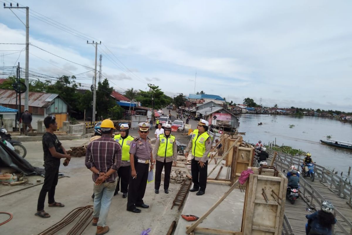 Polda survey kepadatan arus pembangunan tiga jembatan di Banjarmasin