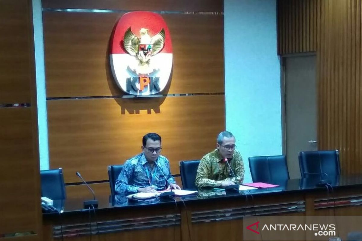 KPK amankan Rp1,8 miliar dari  OTT Bupati Sidoarjo