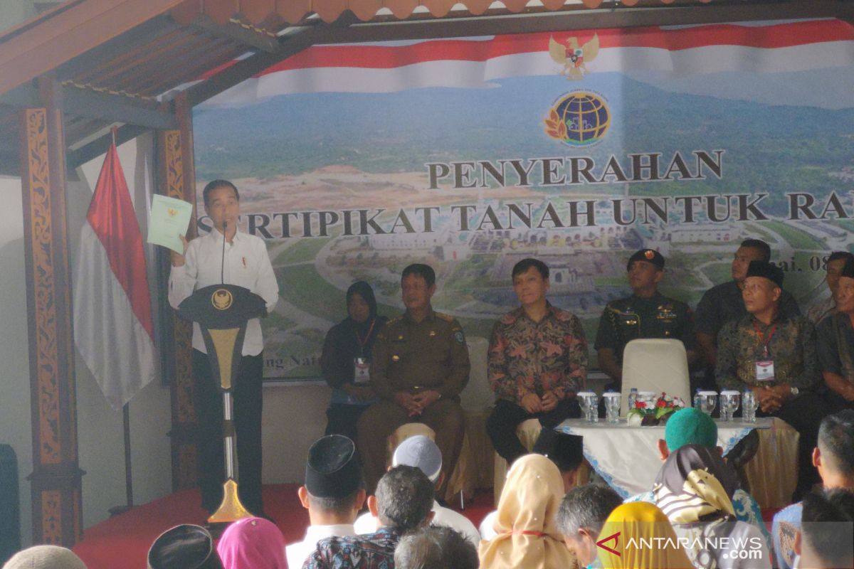 Presiden Jokowi sebut penyerahan sertifikat simbol Natuna merupakan wilayah RI