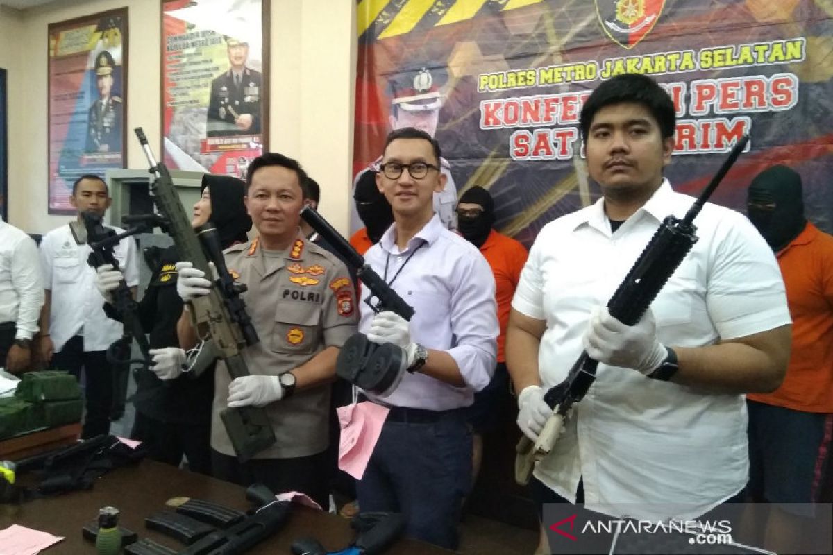 Polisi tangkap tiga penjual senpi kepada pengemudi koboi