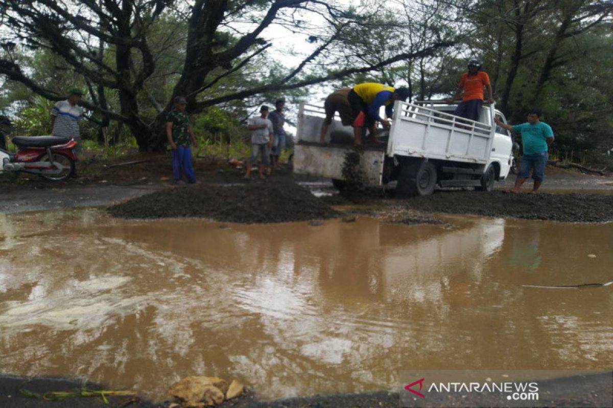 Wisatawan keluhkan kerusakan jalur wisata Pantai Glagah-Congot Kulon Progo