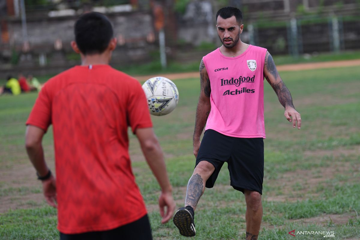 Gelandang bertahan Bali United Brwa Nouri sempat digoda klub Swedia