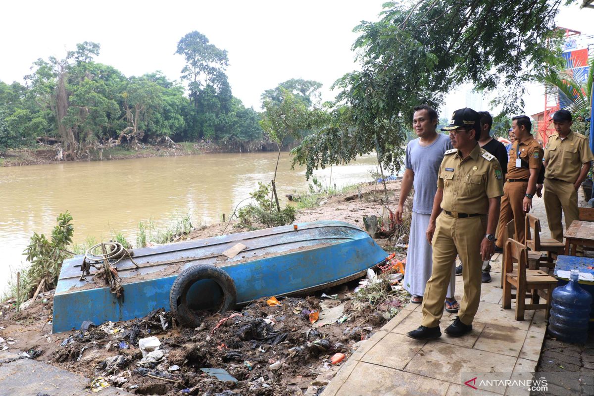 Warga Kota Tangerang keluhkan penyakit gatal kulit hingga diare pascabanjir