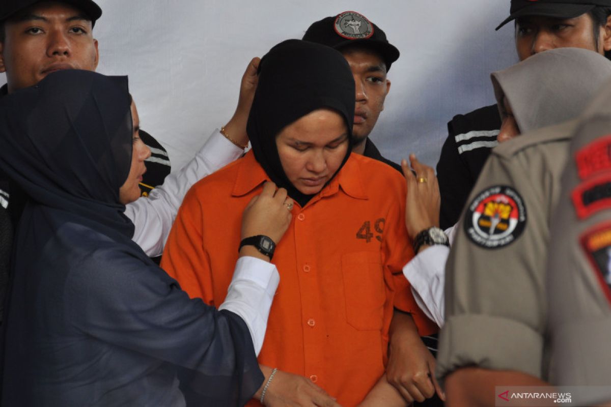 Putri sulung Hakim PN Medan minta ibu tirinya dihukum mati