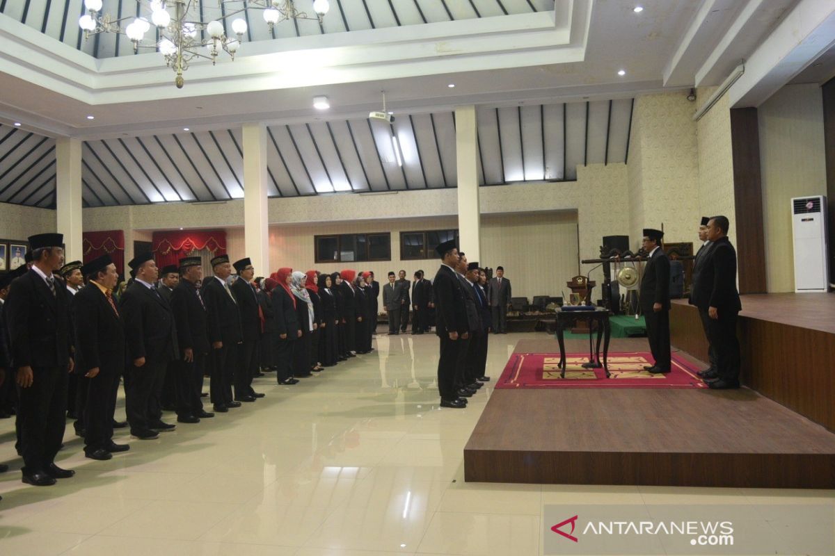 602 pejabat Pemkab Jember dimutasi jelang pilkada