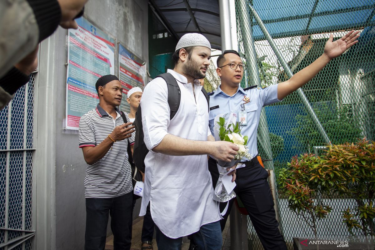 Pedangdut Ridho Rhoma hari ini bebas dari penjara