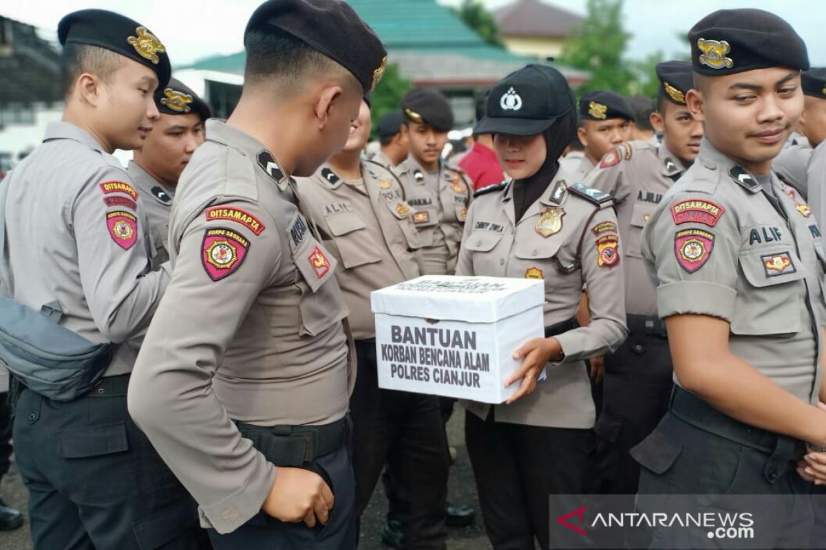 Polres Cianjur galang dana bantu korban banjir di Jabar